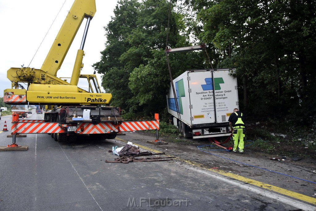 Schwerer VU A 3 Rich Oberhausen Hoehe AK Leverkusen P296.JPG - Miklos Laubert